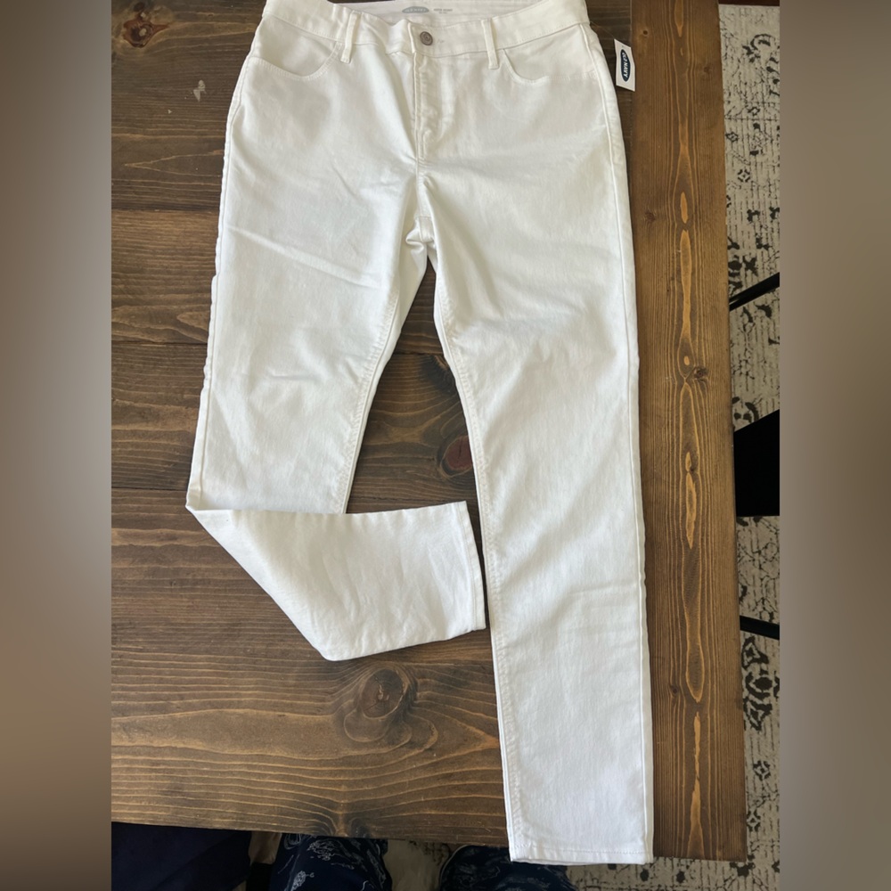 WHITE OLD NAVY SUPER SKINNY MID RISE JEANS
